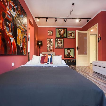 Captivating Old Town Apartment บูคาเรสต์ ภายนอก รูปภาพ