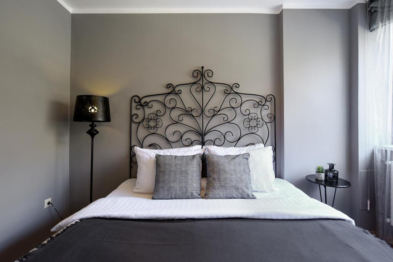 Captivating Old Town Apartment บูคาเรสต์ ภายนอก รูปภาพ
