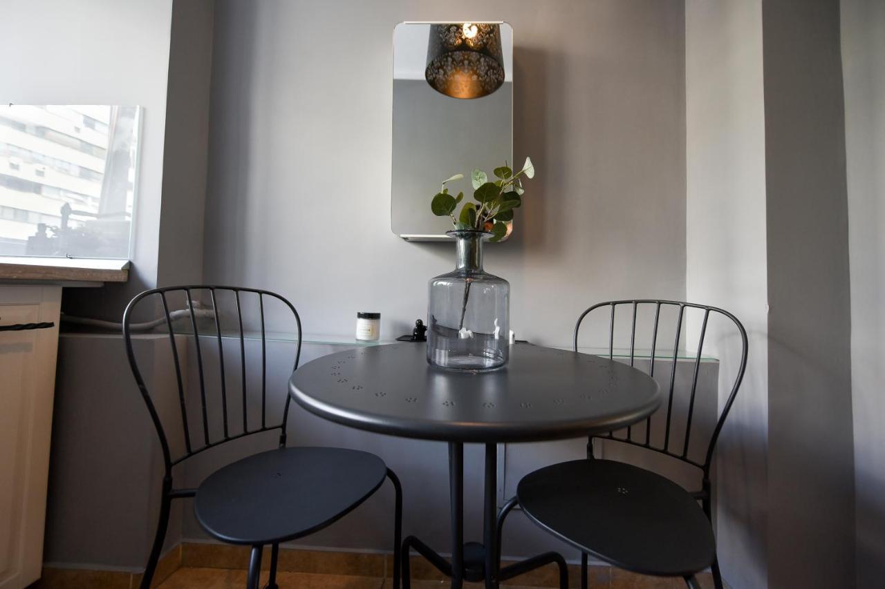 Captivating Old Town Apartment บูคาเรสต์ ภายนอก รูปภาพ
